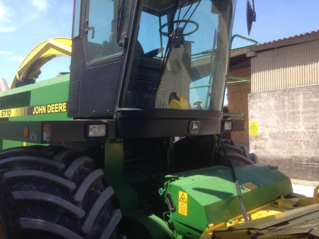 Trincia John Deere 6710 semovente